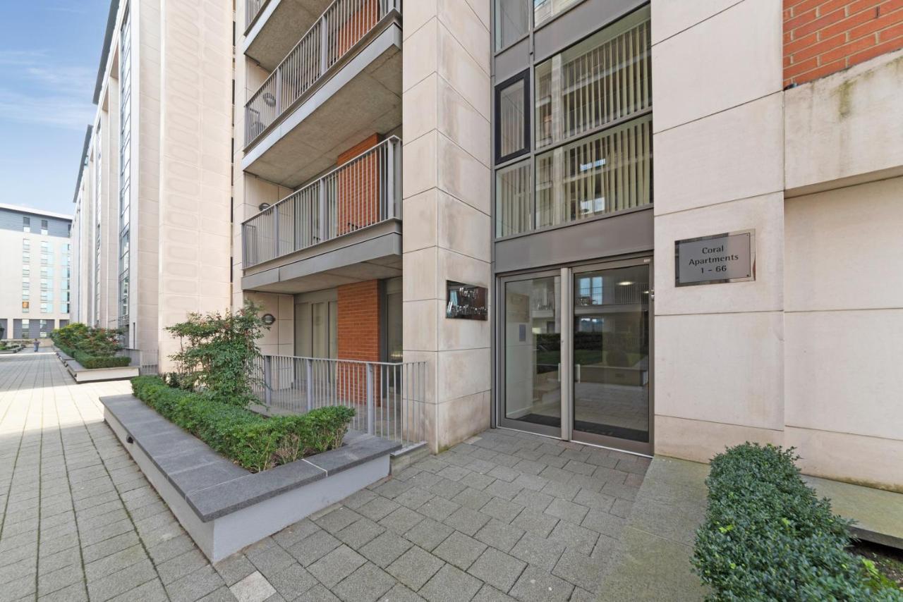 Excel 3 Bedroom Apartment Near City Airport And O2 Arena Лондон Экстерьер фото